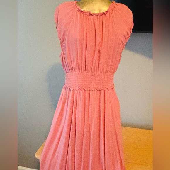 Beautiful blush Boho long maxi dress can be worn off shoulders - Picture 5 of 6